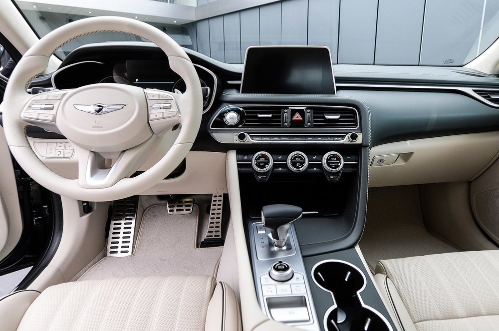 2019-Genesis-G70-dashboard-01.jpg