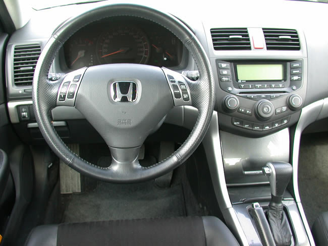 honda-accord-cl7-interior.jpg