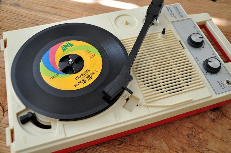 Columbia%20Portable%20Turntable.jpg