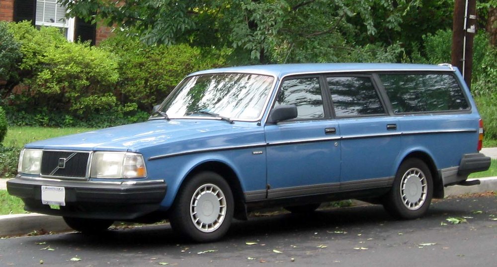 Volvo_240_DL_wagon_--_08-28-2011.jpg