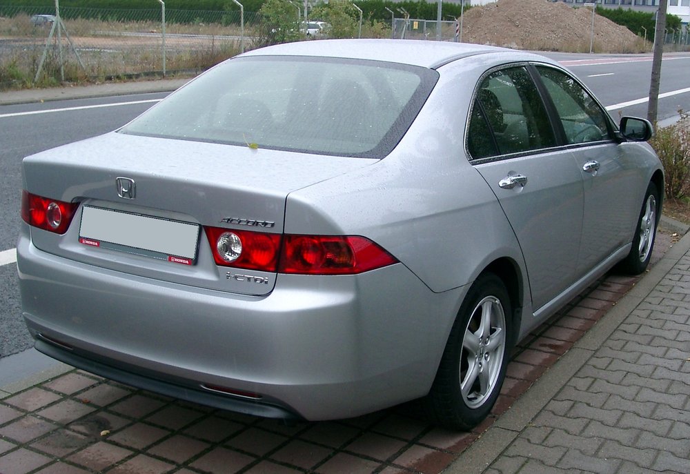 Honda_Accord_rear_20070928.jpg